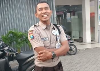 Sutikno, Mantan Pemain Persebaya Jadi Satpam Bank di Gresik