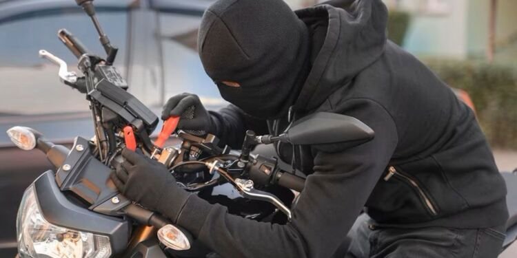 Sekuriti Mal Sekongkol dengan Saudara, Curi Motor Milik Karyawan