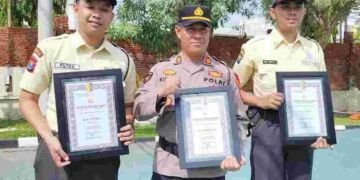 Dua Satpam Mal Raih Penghargaan dari Kapolresta Banyuwangi, Ini Sebabnya