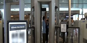 Alasan Jam Tangan dan Ikat Pinggang Dilepas saat Pemeriksaan di Bandara