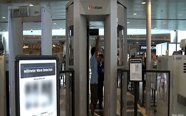 Alasan Jam Tangan dan Ikat Pinggang Dilepas saat Pemeriksaan di Bandara