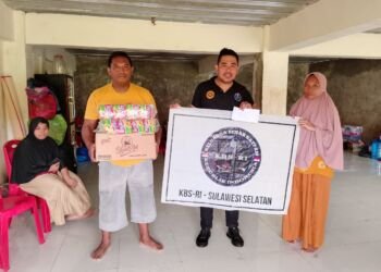 Ringankan Beban Korban Bencana  Kebakaran, KBS RI SUL SEL Serahkan Bantuan