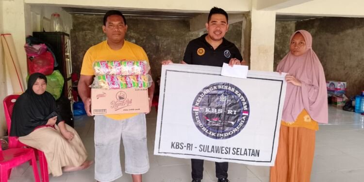 Ringankan Beban Korban Bencana  Kebakaran, KBS RI SUL SEL Serahkan Bantuan