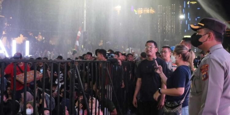 Mengenal Crowd Brigade, Petugas Keamanan untuk Konser Musik