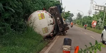 Polisi dan Satpam Gagalkan Pencurian Truk Tangki, Ternyata Pencuri Gila