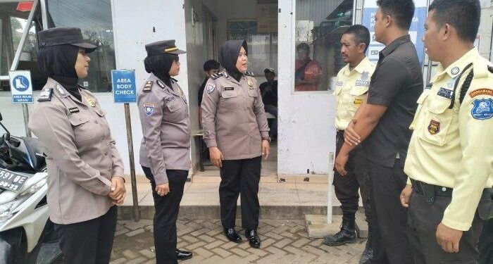 Polres Singkawang Tertibkan Atribut Satpam dan Sosialisasi Kamtibmas