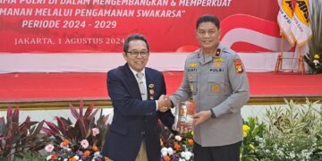 Ketua APSI Azis Said