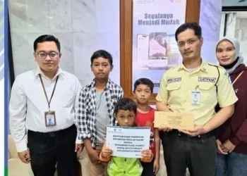 anak-satpam-dapat-bantuan-biaya-sekolah