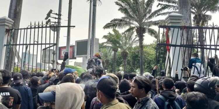 Usai Pagar Dijebol, Pasukan Gabungan Perketat Pengamanan Gedung DPR