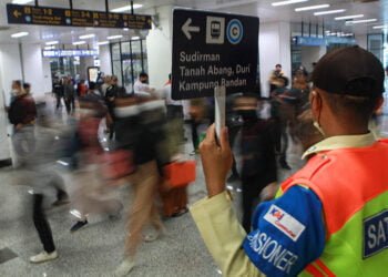 satpam stasiun kereta