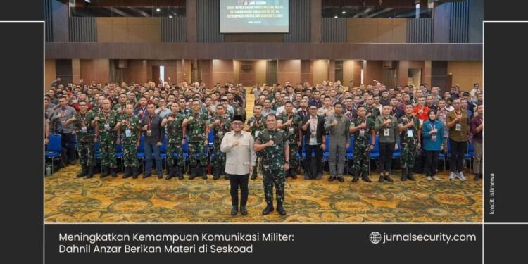 Meningkatkan Kemampuan Komunikasi Militer Dahnil Anzar Berikan Materi di Seskoad