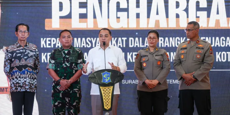 Pemkot Surabaya Beri Penghargaan 37 Warga yang Berani Jaga Keamanan Kota