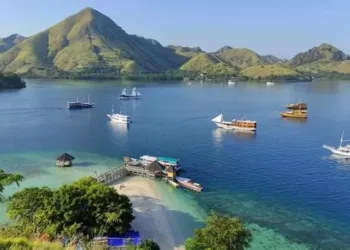 Manggarai Barat: Gerbang Keajaiban Alam dan Budaya di Ujung Flores