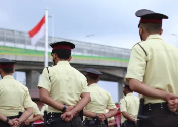 satpam sehat saat hujan