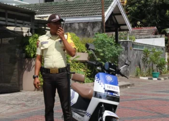 satpam ramah anak di perumahan