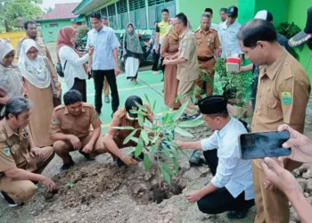 Membangin Kesadaran Lingkungan Generasi Muda dari Sekolah