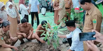 Membangin Kesadaran Lingkungan Generasi Muda dari Sekolah