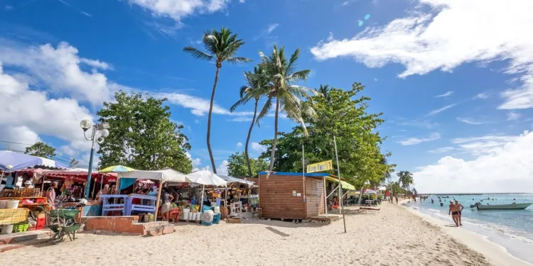 Pantai Alor dan Upaya Menjaga Menjaga Kelestarian Warisan Alam