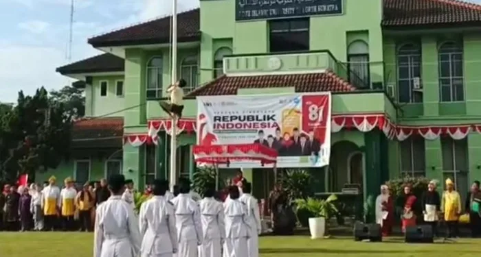 Tali Putus saat Upacara HUT Ke-81 RI, Satpam Panjat Tiang Bendera